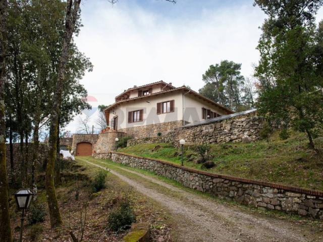 Casa indipendente in vendita a Loro Ciuffenna AR