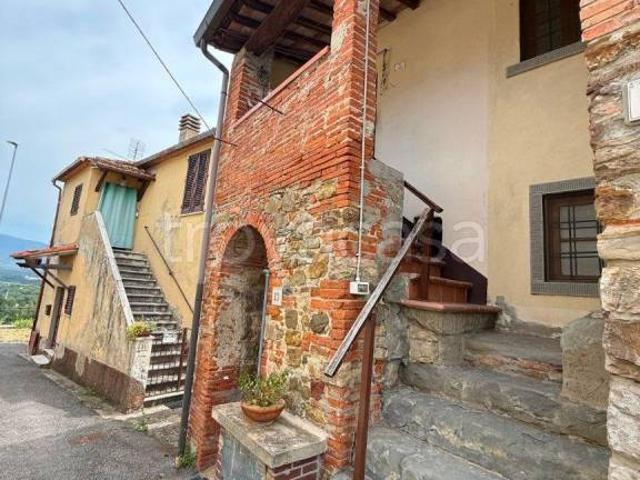 Casa indipendente in vendita a Laterina Pergine Valdarno via Cavi