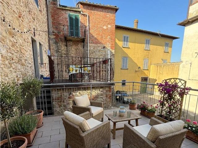 Casa indipendente in vendita a Laterina Pergine Valdarno AR