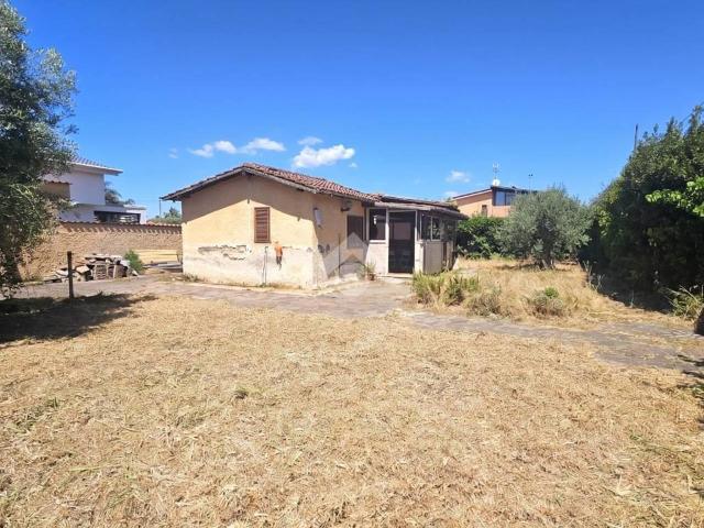 Casa indipendente in vendita a Latina