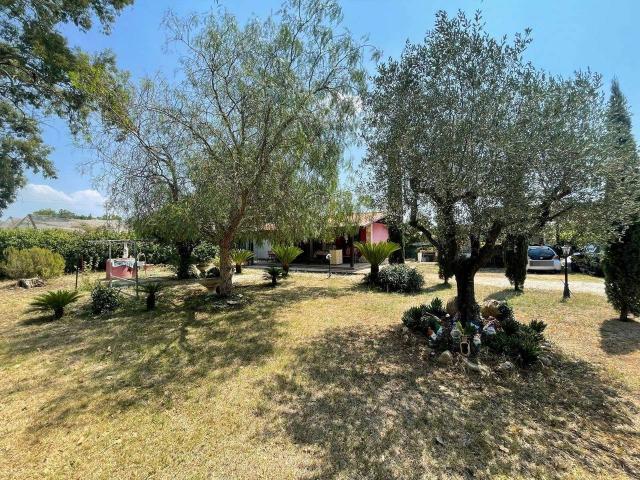 Casa indipendente in vendita a Latina