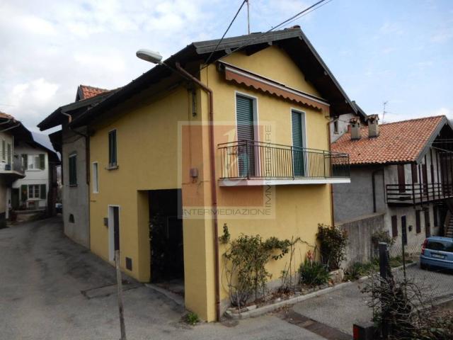 Casa indipendente in vendita a Laveno Mombello via Canese, 3, Laveno
