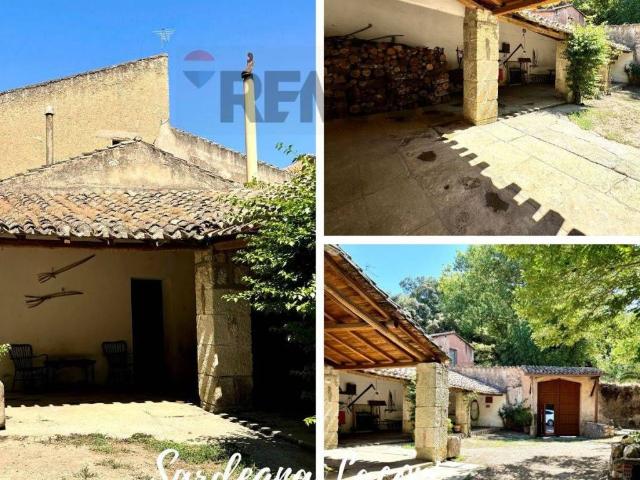 Casa indipendente in vendita a Laconi OR