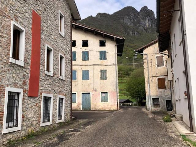 Casa indipendente in vendita a Laghi VI