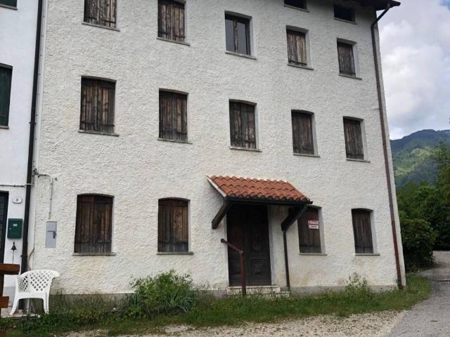 Casa indipendente in vendita a Laghi VI
