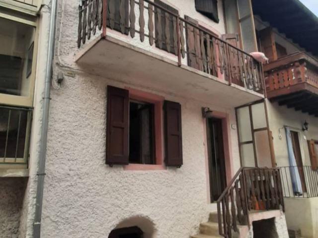 Casa indipendente in vendita a Laghi VI