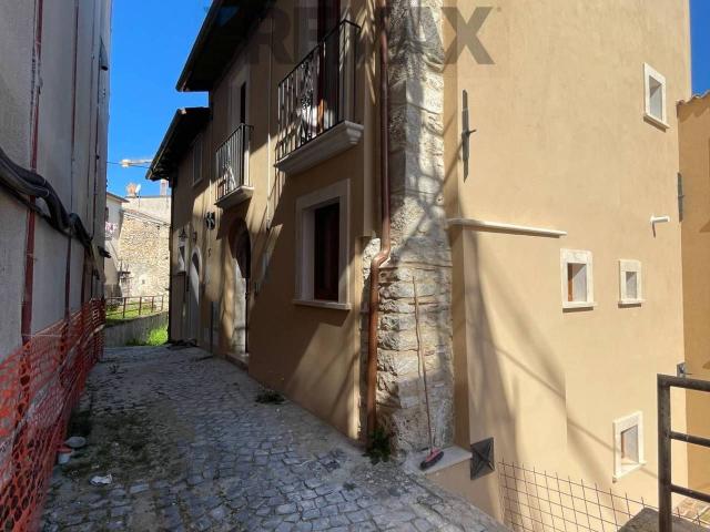Casa indipendente in vendita a L'Aquila