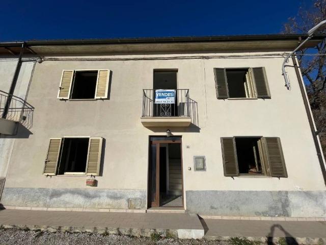 Casa indipendente in vendita a L'Aquila AQ