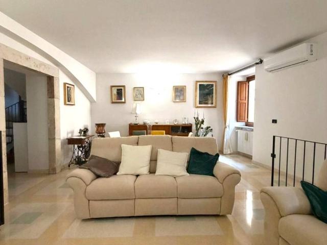 Casa indipendente in vendita a L'Aquila AQ