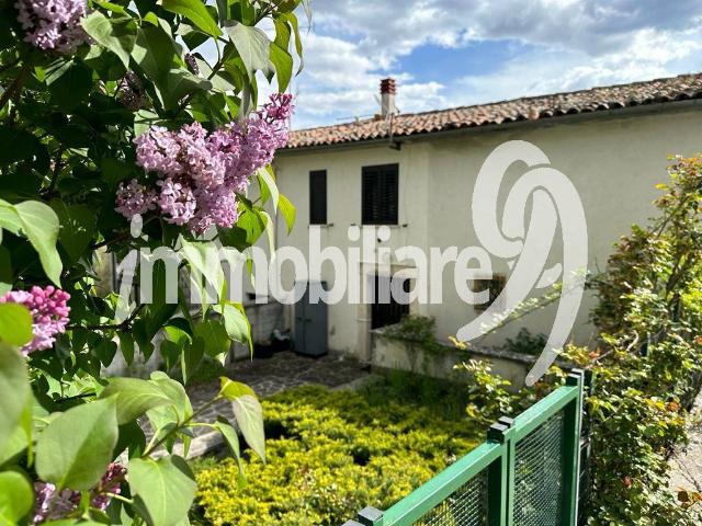 Casa indipendente in vendita a L'Aquila AQ