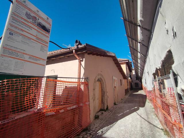 Casa indipendente in vendita a L'Aquila AQ