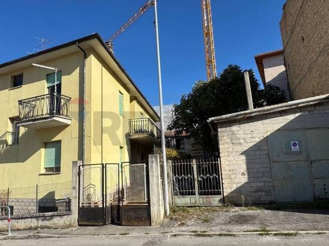 Casa indipendente in vendita a L'Aquila AQ