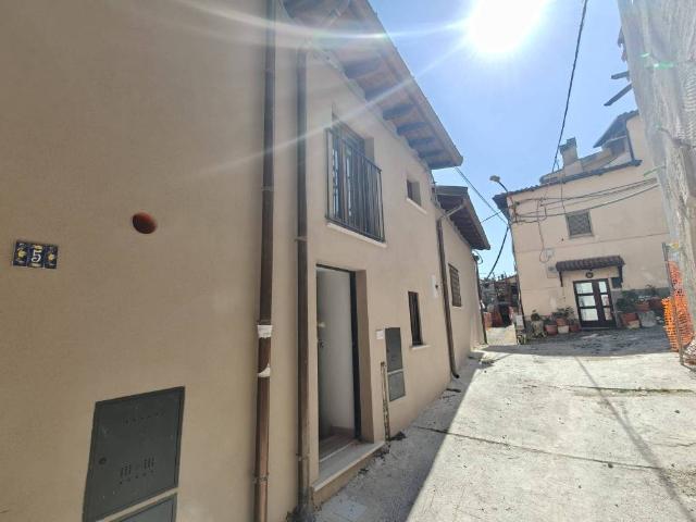 Casa indipendente in vendita a L'Aquila AQ