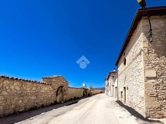 Casa indipendente in vendita a L'Aquila AQ