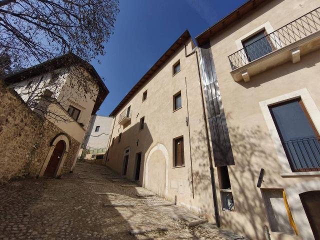 Casa indipendente in vendita a L'Aquila AQ