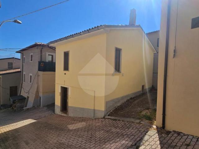Casa indipendente in vendita a L'Aquila Bagno