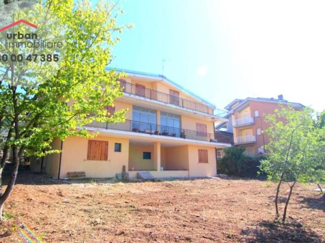 Casa indipendente in vendita a L'Aquila, Pettino Cansatessa