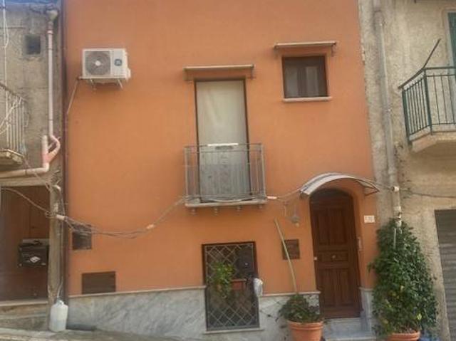 Casa indipendente in vendita a Lascari PA