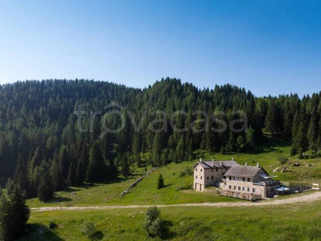 Casa indipendente in vendita a Lastebasse