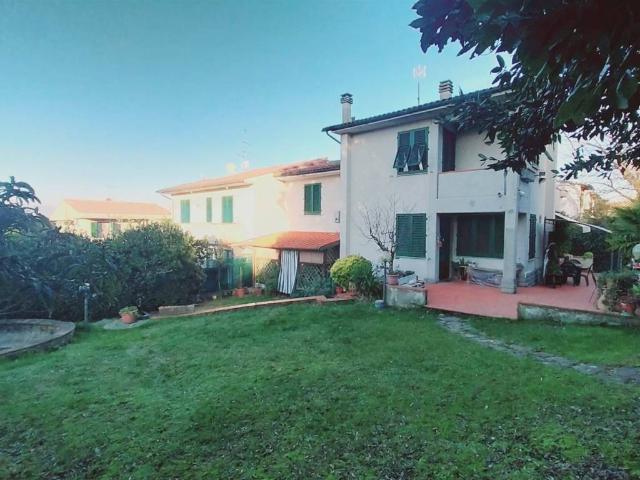 Casa indipendente in vendita a Lastra a Signa FI