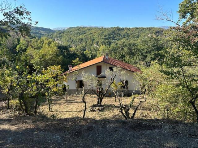Casa indipendente in vendita a Lettomanoppello PE