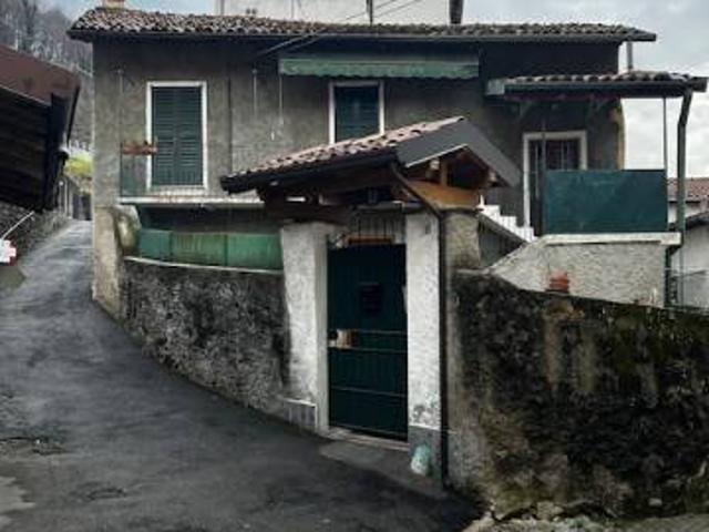 Casa indipendente in vendita a Lecco LC