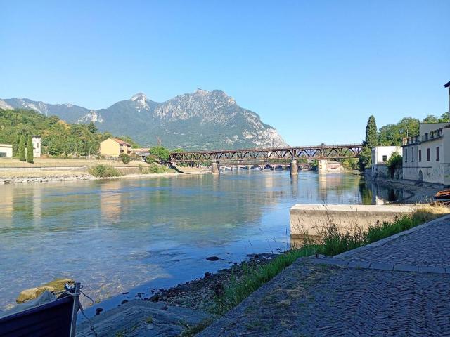 Casa indipendente in vendita a Lecco LC