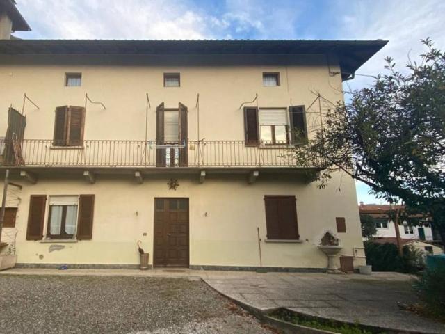 Casa indipendente in vendita a Leggiuno VA