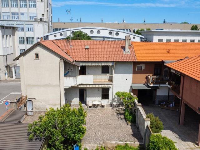 Casa indipendente in vendita a Legnano MI