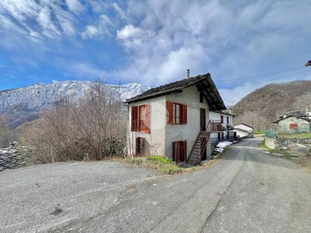 Casa indipendente in vendita a Lemie TO