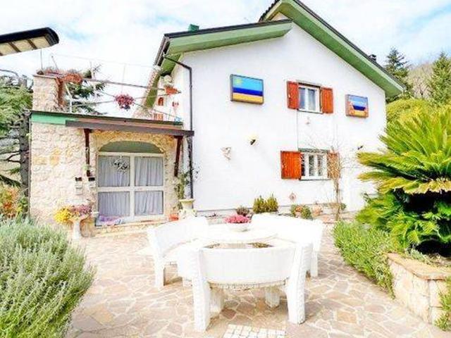 Villa in vendita a Lenola LT