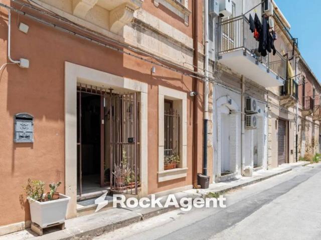 Casa indipendente in vendita a Lentini SR