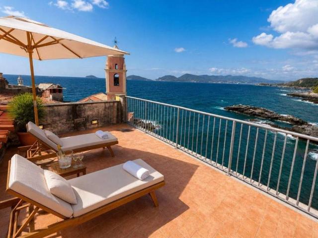 Casa indipendente in vendita a Lerici SP