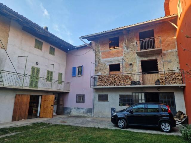 Casa indipendente in vendita a Lesegno CN
