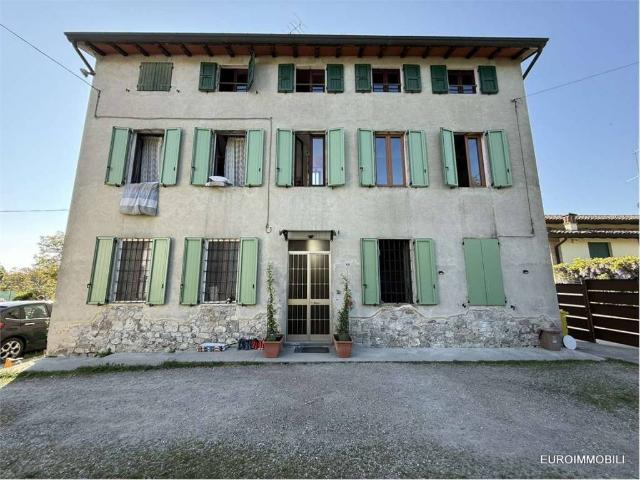 Casa indipendente in vendita a Lesignano de' Bagni PR