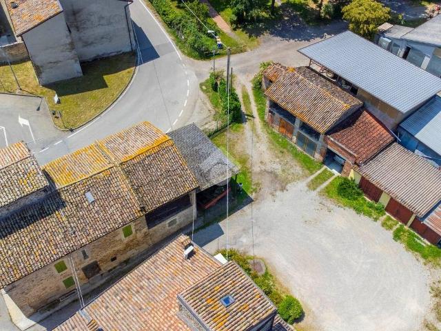 Casa indipendente in vendita a Lesignano de' Bagni PR