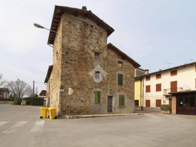 Casa indipendente in vendita a Lesignano de' Bagni PR