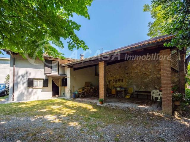Casa indipendente in vendita a Lesignano de' Bagni PR
