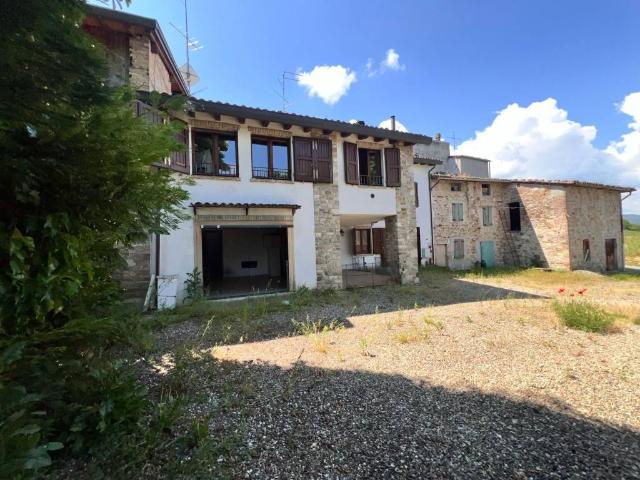 Casa indipendente in vendita a Lesignano de' Bagni PR