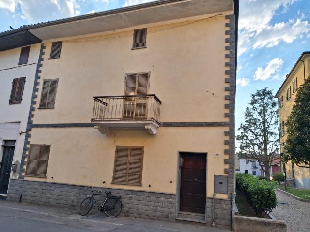 CASA INDIPENDENTE in VENDITA a LIVORNO FERRARIS di 4 vani