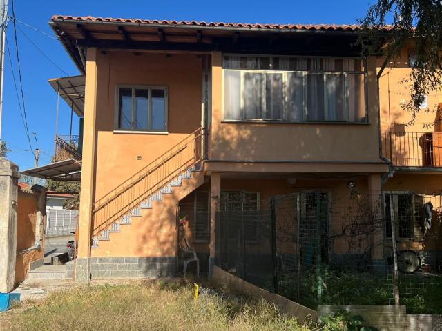 CASA INDIPENDENTE in VENDITA a LIVORNO FERRARIS di 6 vani