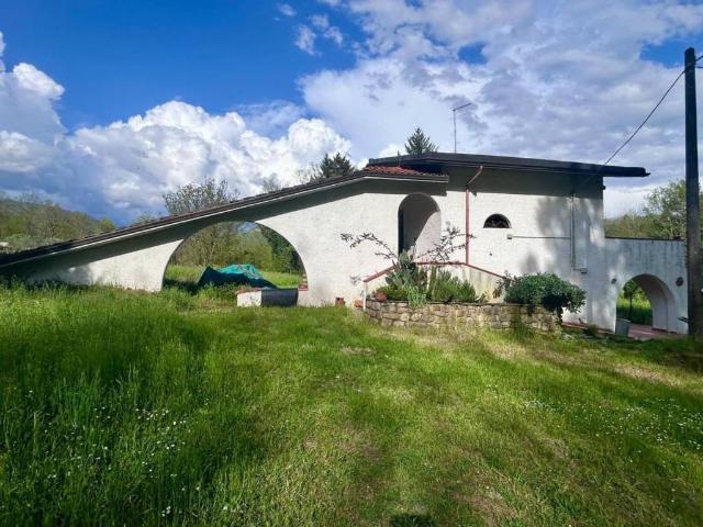 Casa indipendente in vendita a Licciana Nardi MS