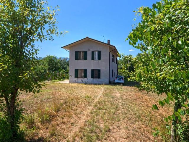 Casa indipendente in vendita a Licciana Nardi MS
