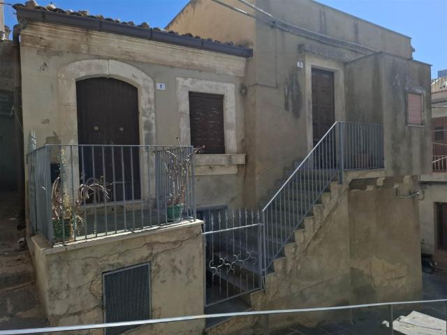 Casa indipendente in vendita a Licodia Eubea via Spirito Santo 42