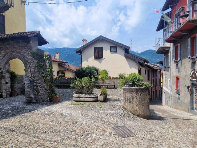 Casa indipendente in vendita a Lierna LC