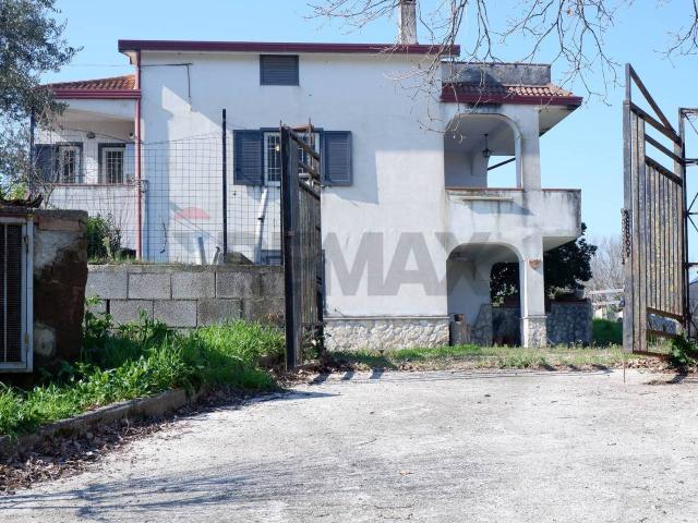 Casa indipendente in vendita a Limatola