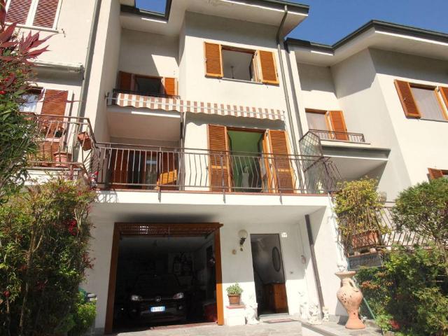 Casa indipendente in vendita a Lipomo CO