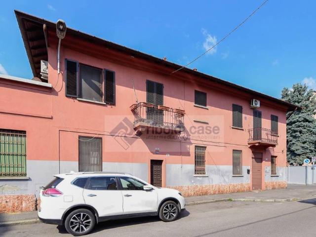 Casa indipendente in vendita a Lissone via Como