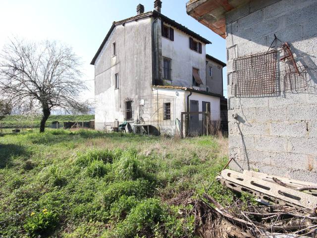 Casa indipendente in vendita a Lucca