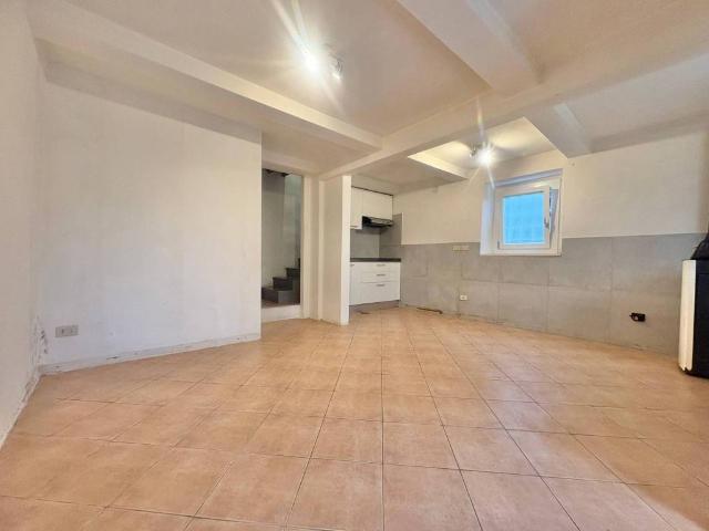 Casa indipendente in vendita a Lucca LU